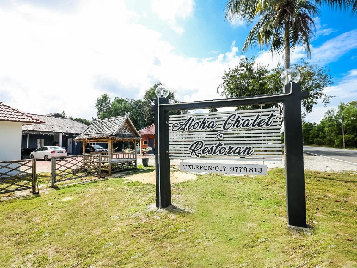 Oyo 89607 Aloha Chalet Kampung Raja Zewnętrze zdjęcie